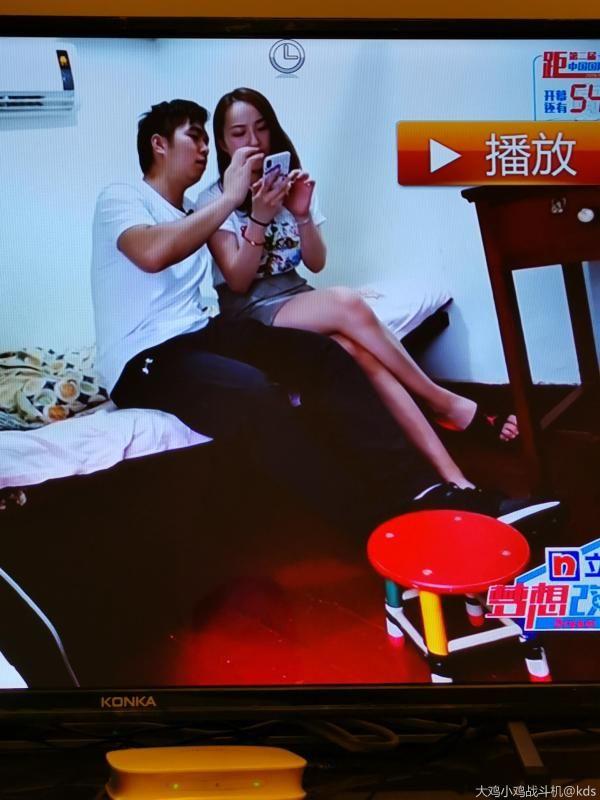 住爸媽11平米閣樓房 窮魯男竟有「女神級女友」上節目狂放閃！網一看住家內部...呆了