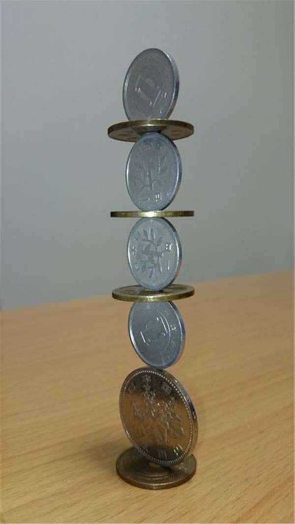 日本网友硬币叠出新高度!网友大赞:超越物理法则的极限